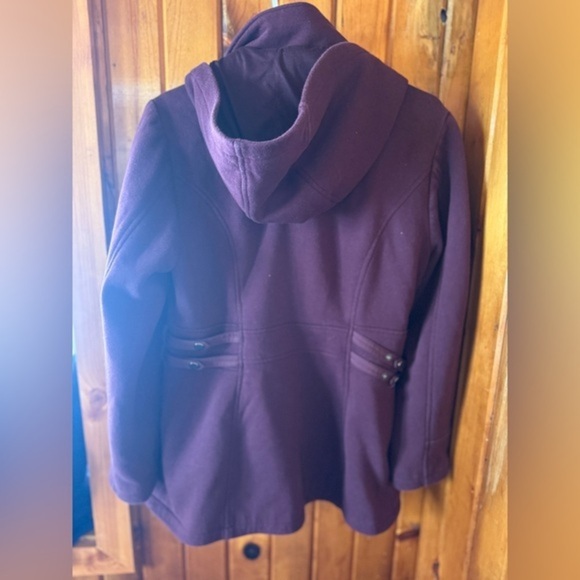 D.E.T.A.I.L.S. INT  Hooded Burgundy Colored Coat size M‎ - Picture 2 of 4